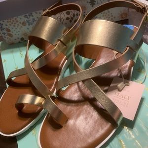 Womans sandals size 7 1/2